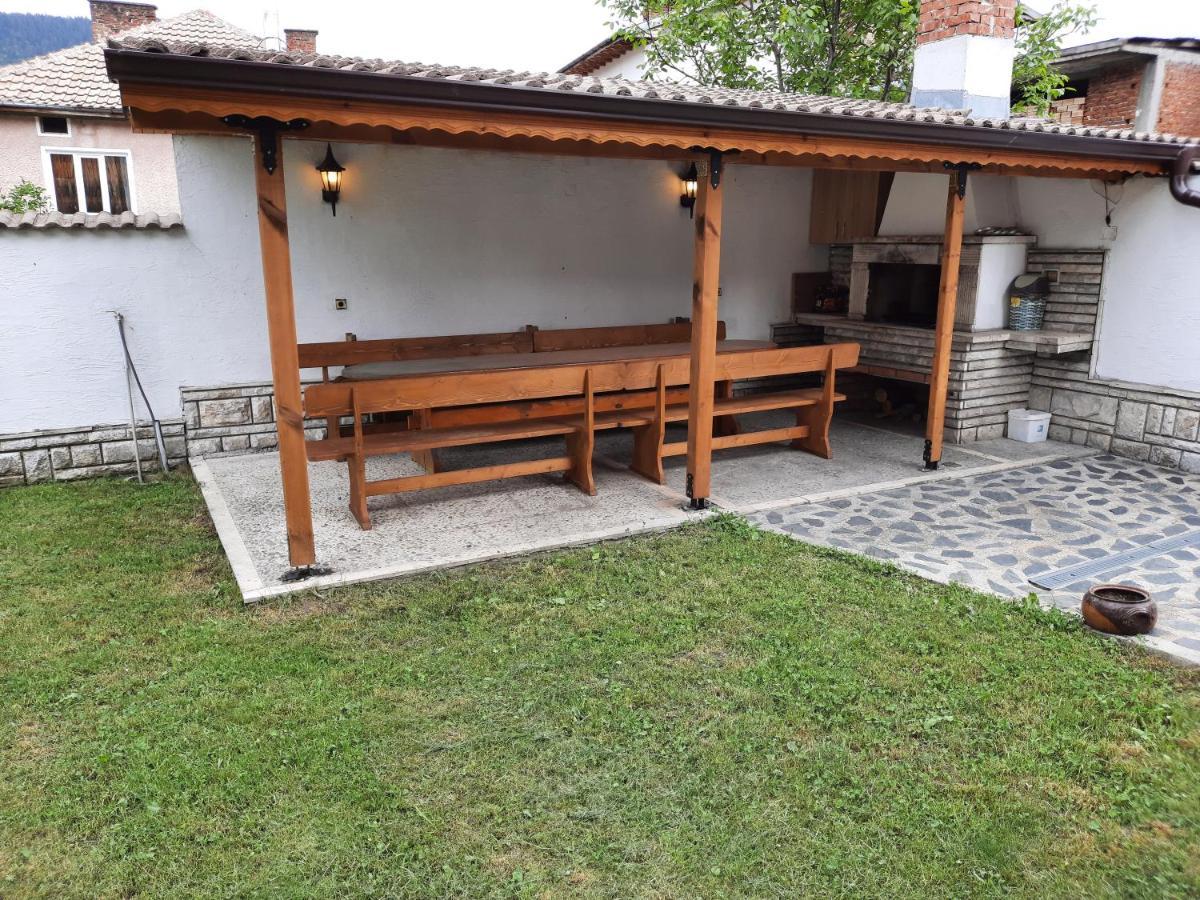 Hotel Къща Генчеви à Sarnitsa Extérieur photo